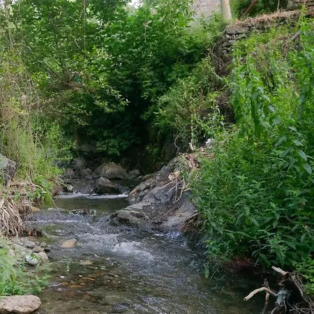 Theoxenia מלון דירות 2*