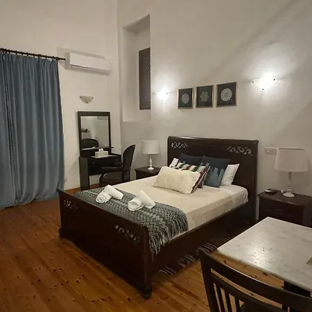 Theoxenia Lägenhetshotell 2*